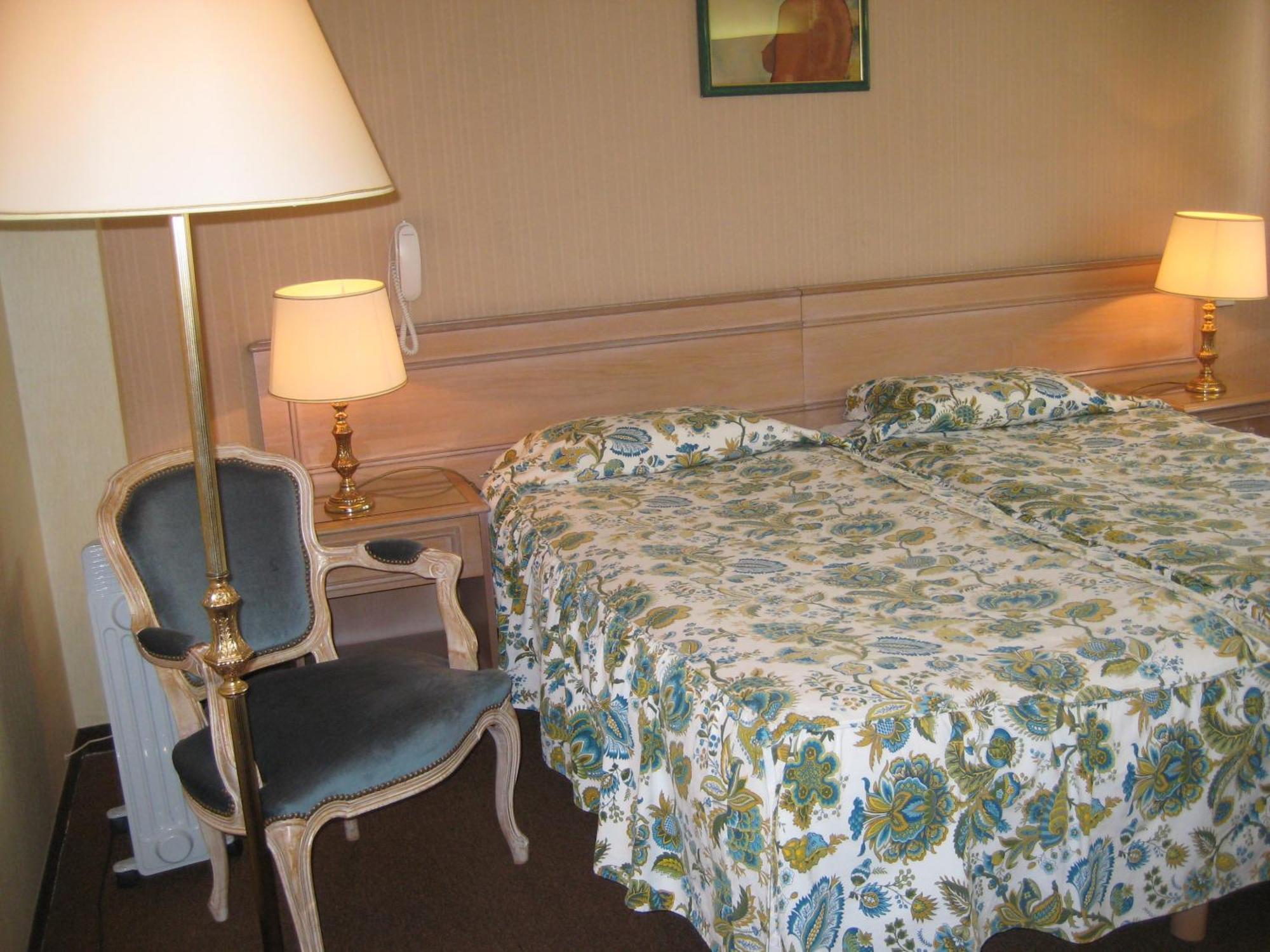 Hotel Bellevue De Tradition Familiale Morcenx Eksteriør bilde