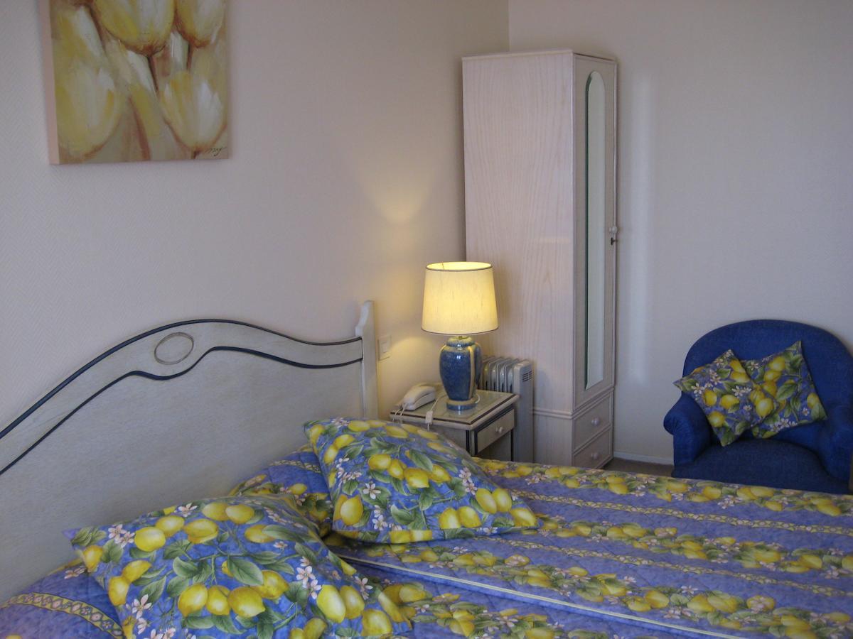 Hotel Bellevue De Tradition Familiale Morcenx Rom bilde
